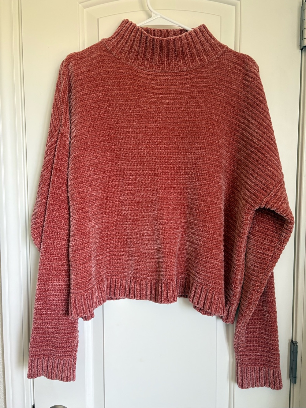Forever 21 Women’s Mock Turtleneck Cropped Velvet Textured Crew Brick Red - SM